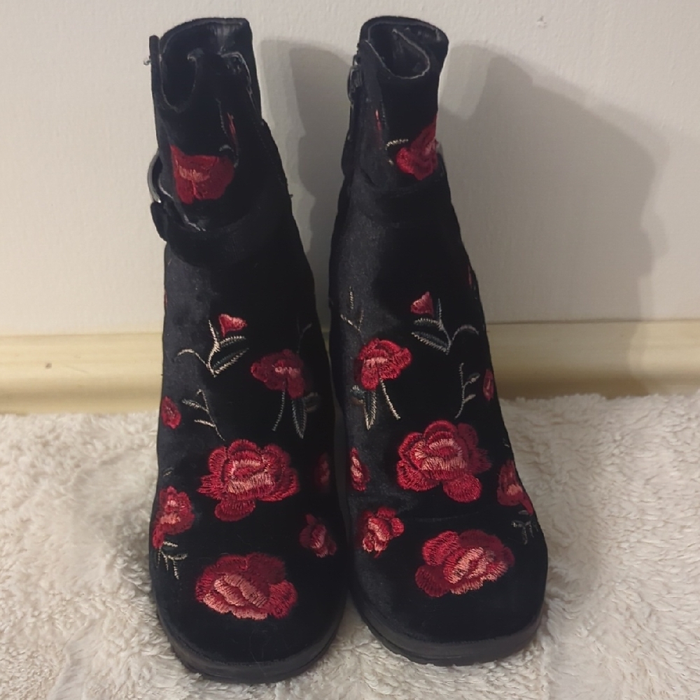 XOXO Black and Red Floral Kids Boots